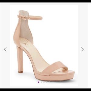 🍀 Vince Camuto sandals